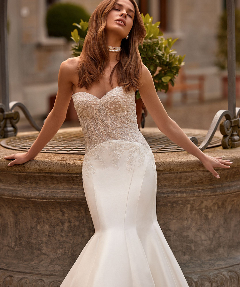 Свадебное платье рыбка из микадо с заниженной талией