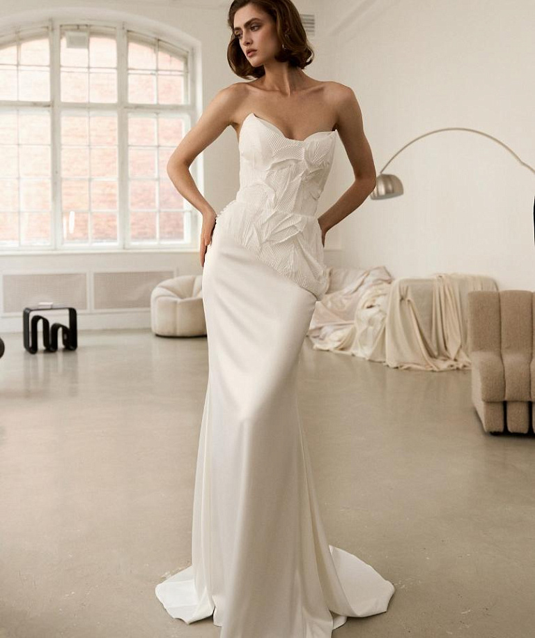 Стильный свадебный комплект из дизайнерской ткани