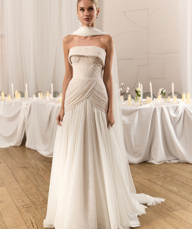 Дизайнерское стильное платье с летящей юбкой