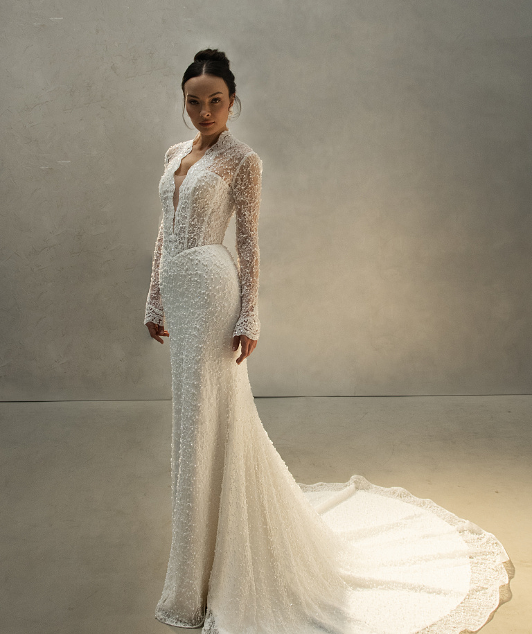 Кружевная русалка с длинным рукавом расшитая жемчугом