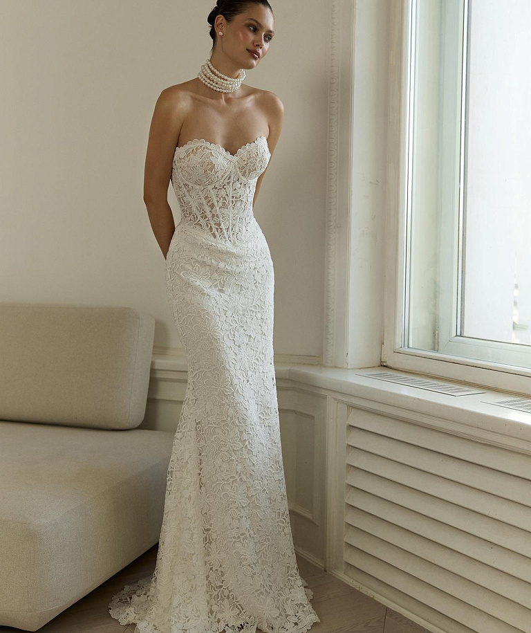 Кружевное свадебное платье со съемным болеро