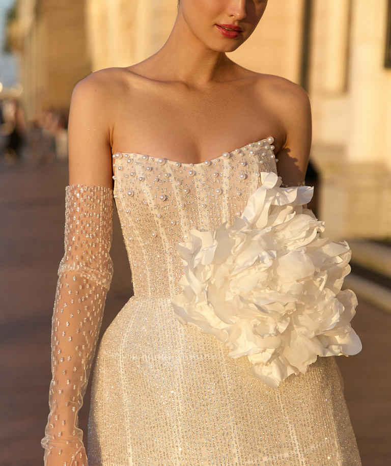 Каркасное свадебное платье мини