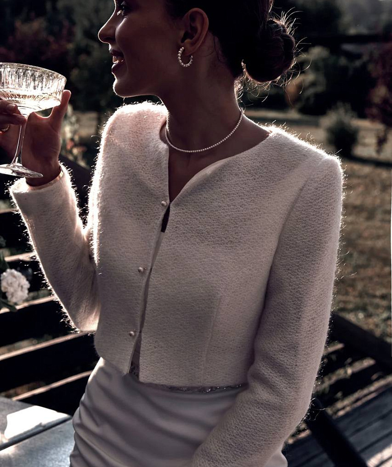 Шерстяной жакет с жемчужными пуговицами