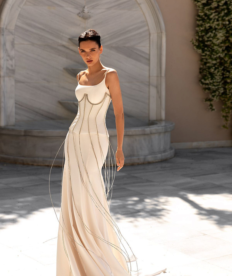 Свадебное платье русалка на бретелях в стиле минимализм
