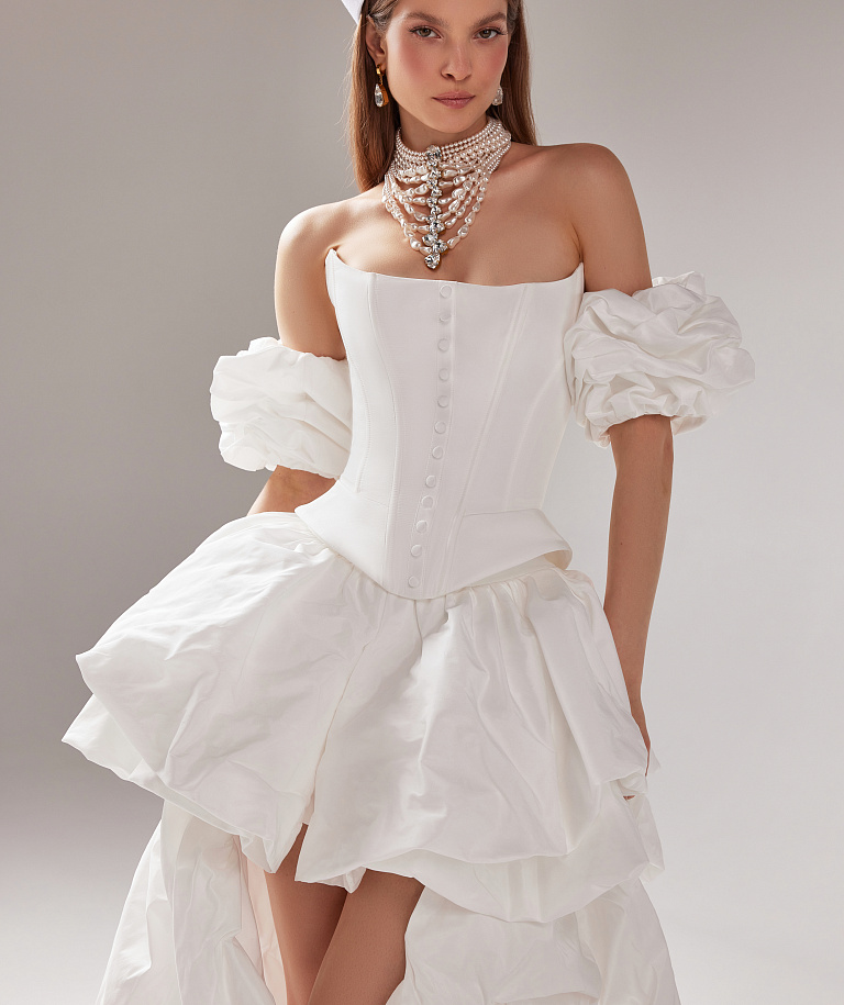 Пышный свадебный комплект из тафты с удлиненной юбкой