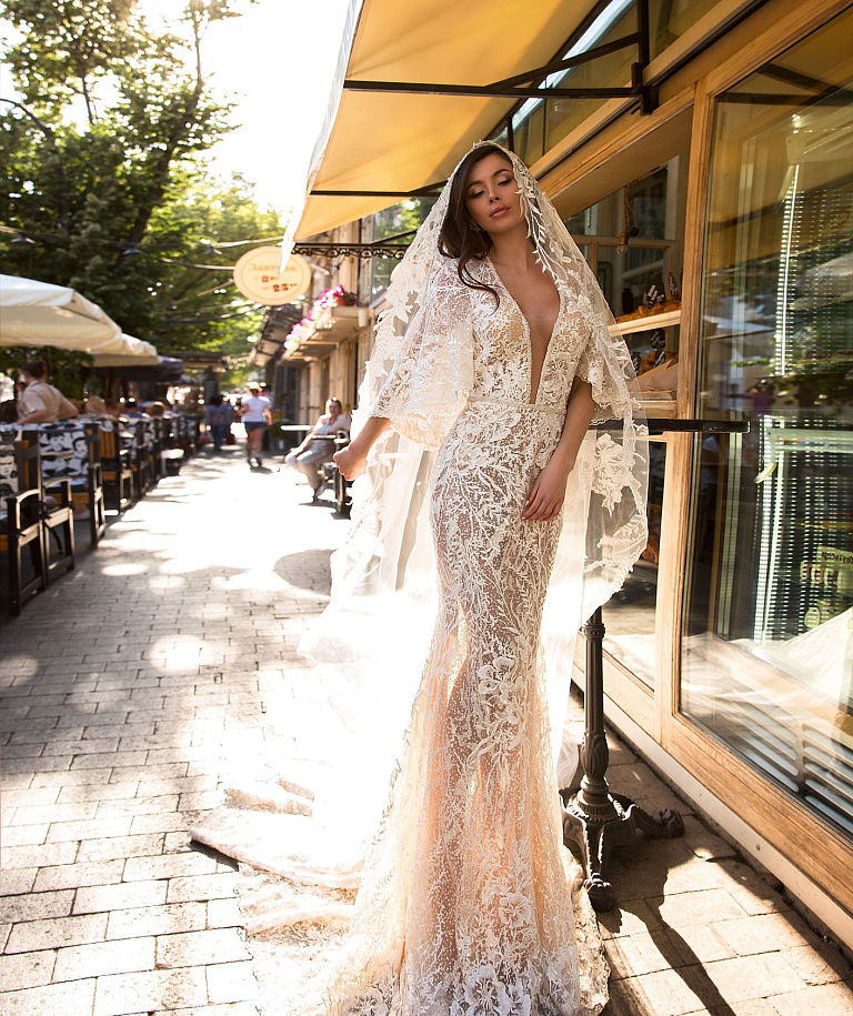 Однослойная фата с кружевом