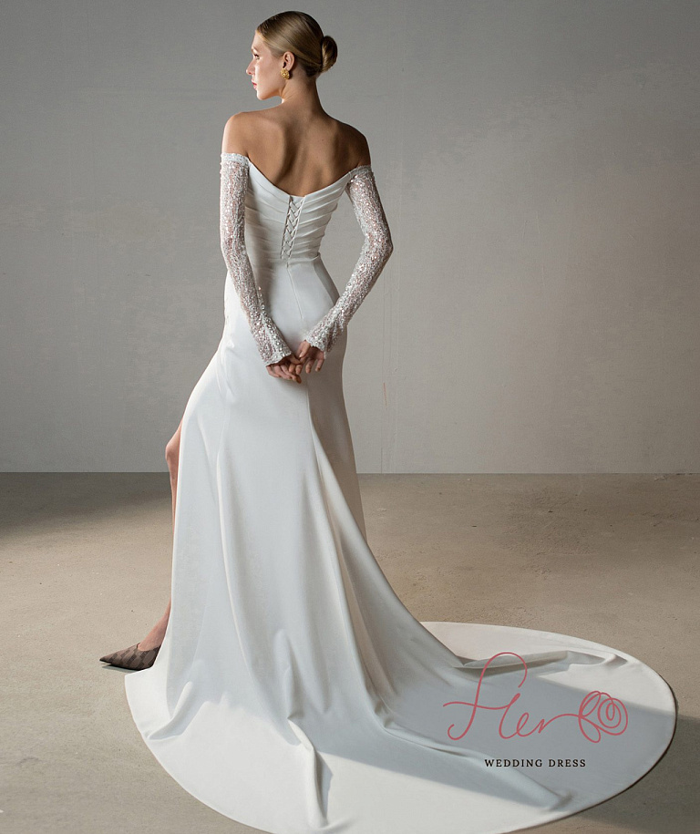 Атласное свадебное платье рыбка с рукавами