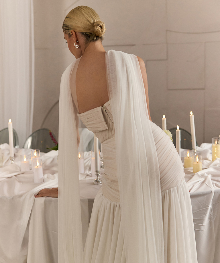 Дизайнерское стильное платье с летящей юбкой