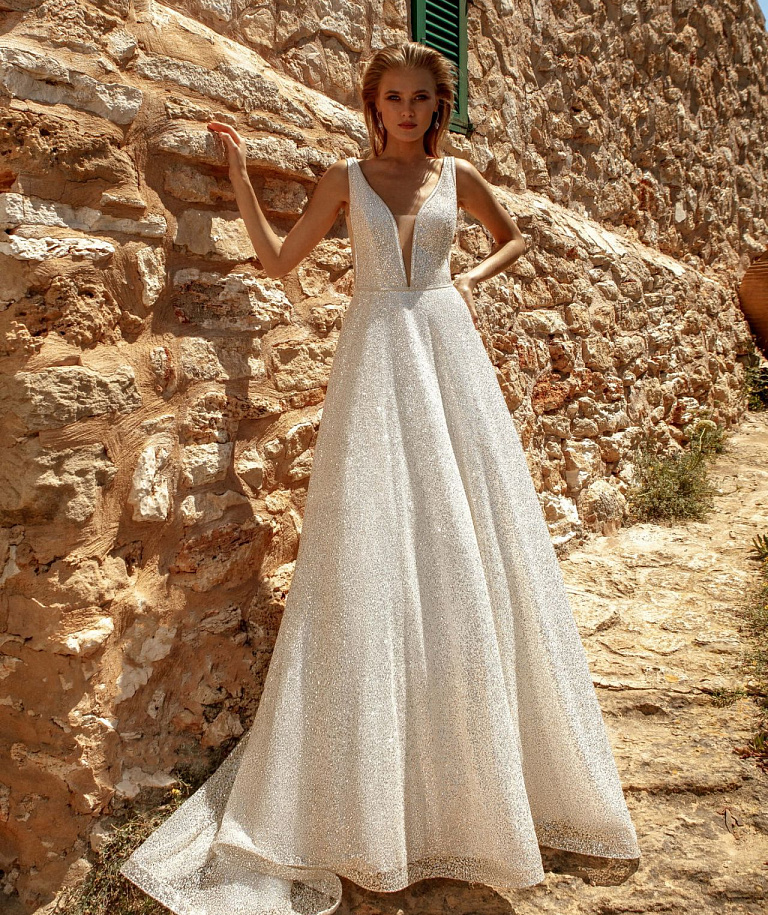 Роскошное сияющее свадебное платье А-силуэта