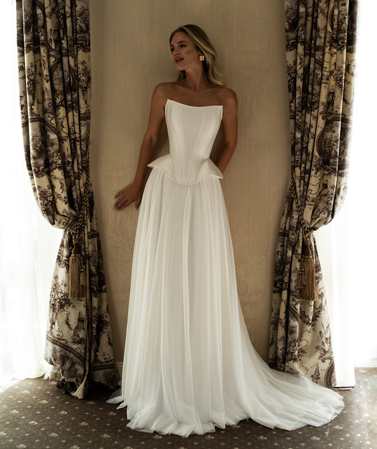 Стильный свадебный комплект с корсетом и шифоновой юбкой