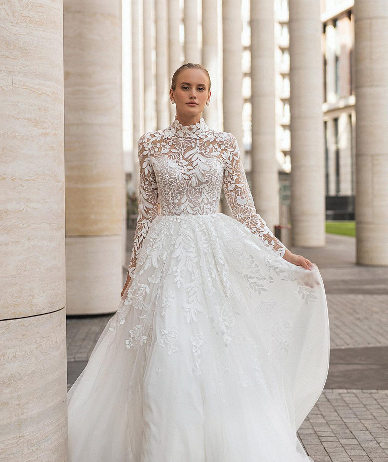 Свадебное платье с кружевным верхом и рукавами