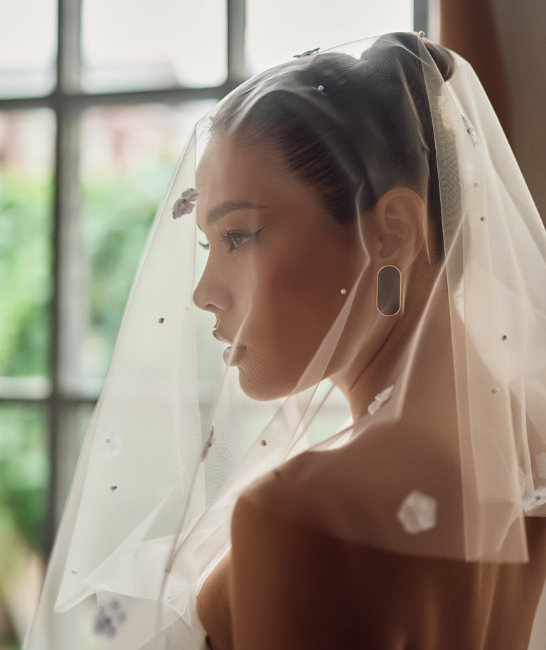 Мини-фата декорированная цветами