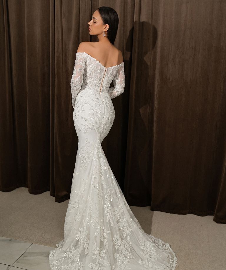 Роскшная рыбка с кружевными рукавами