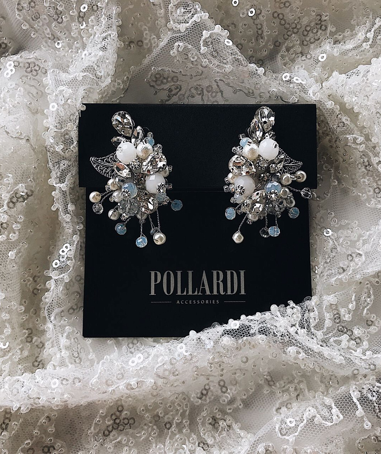 Изящные серьги с жемчугом и кристаллами