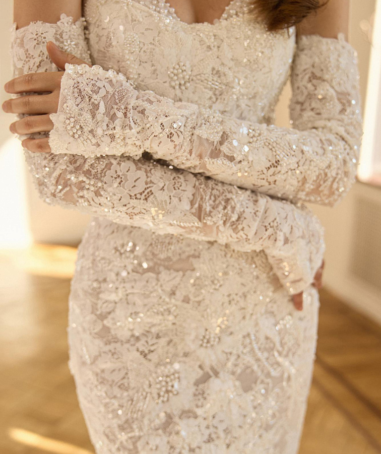 Кружевное свадебное платье рыбка с рукавами