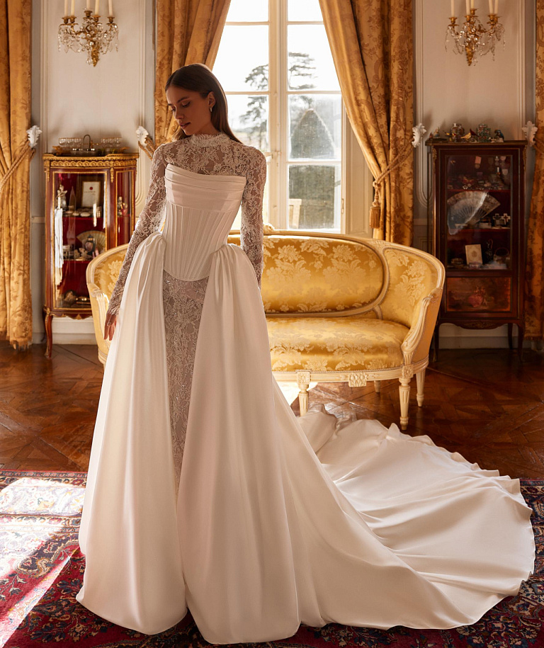 Комплект из кржевной русалки и съемного корсета с притачным шлейфом