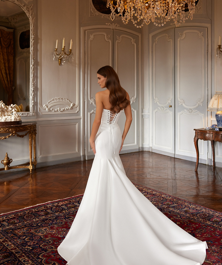 Лаконичная русалка из благороного микадо