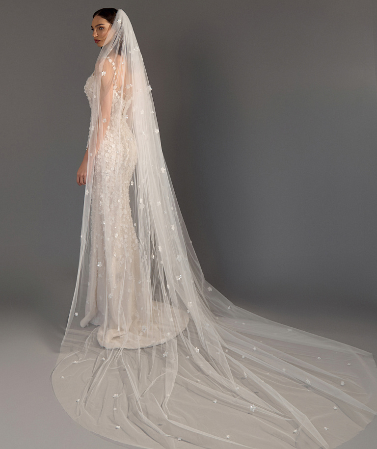 Свадебное платье русалка в кружеве из 3Д цветов