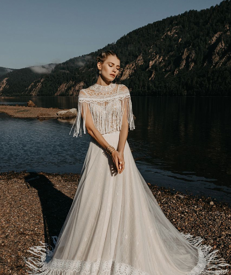 Этническое свадебное платье со съемным болеро