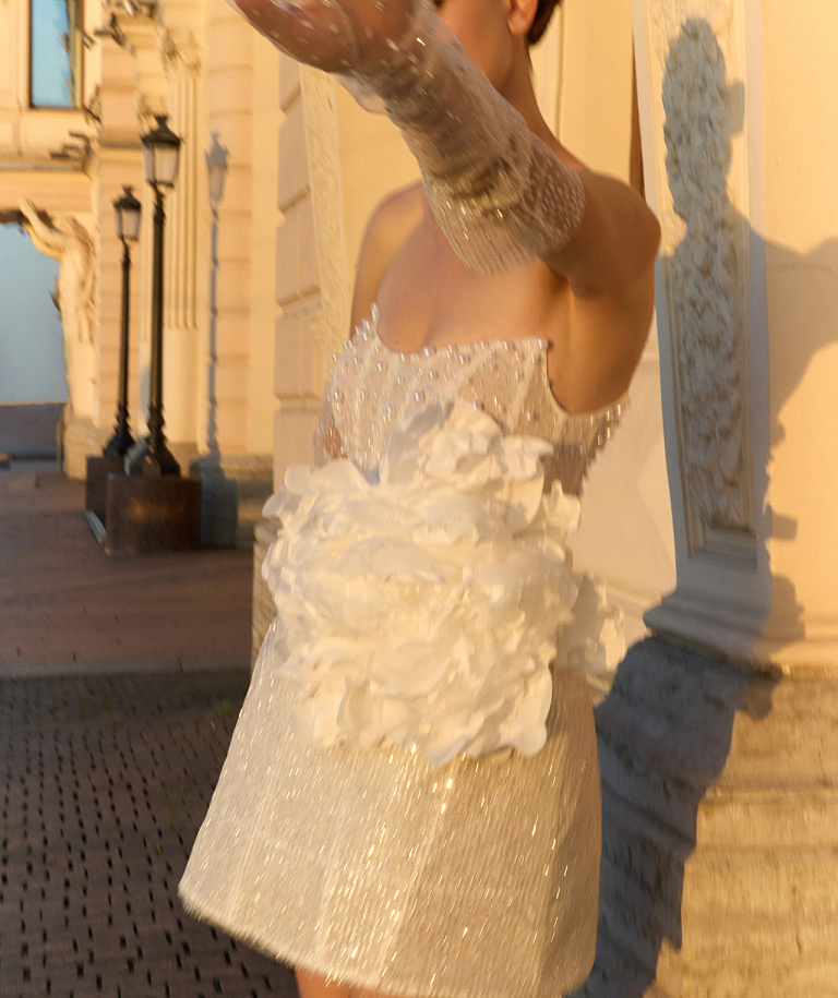 Каркасное свадебное платье мини