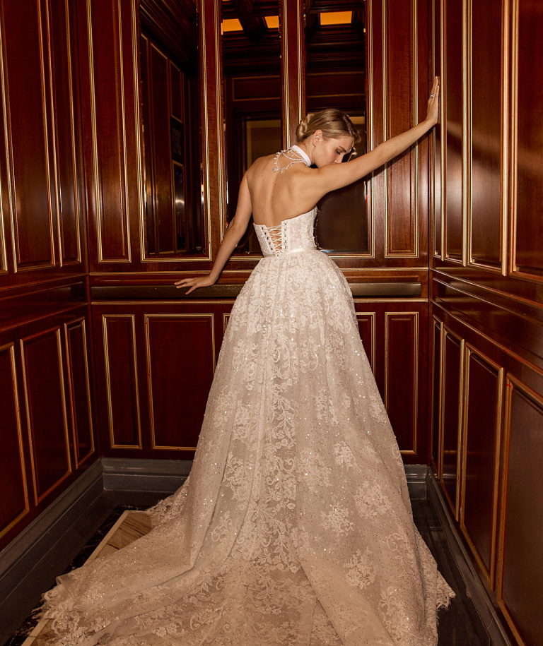 Пышное кружевное свадебное платье со съемным болеро