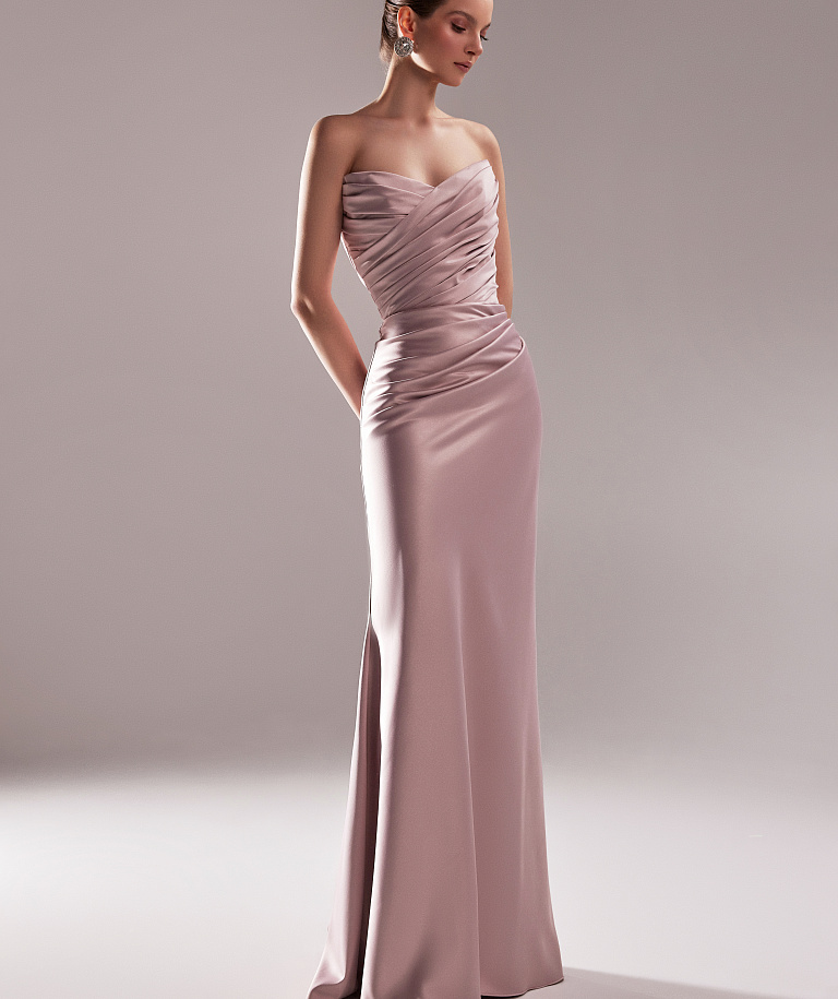 Вечернее платье силуэта-русалка из атласной ткани