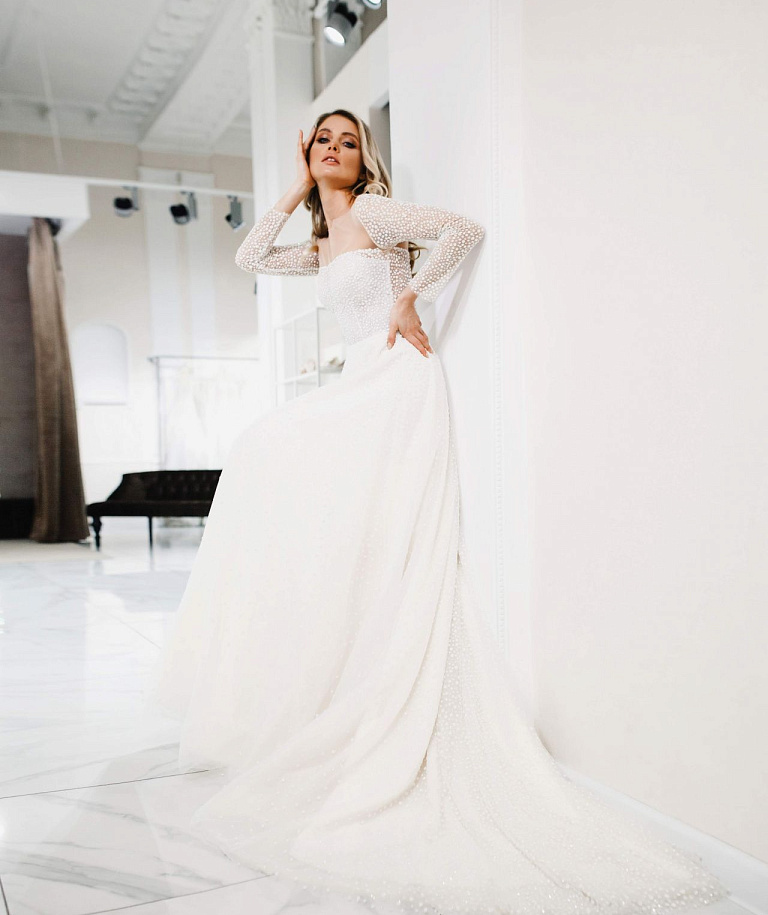 Свадебное платье с красивым мерцанием