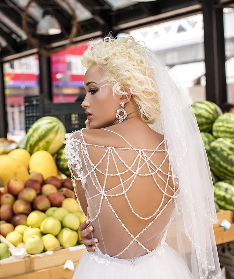 Свадебная фата с жемчужинами по краю