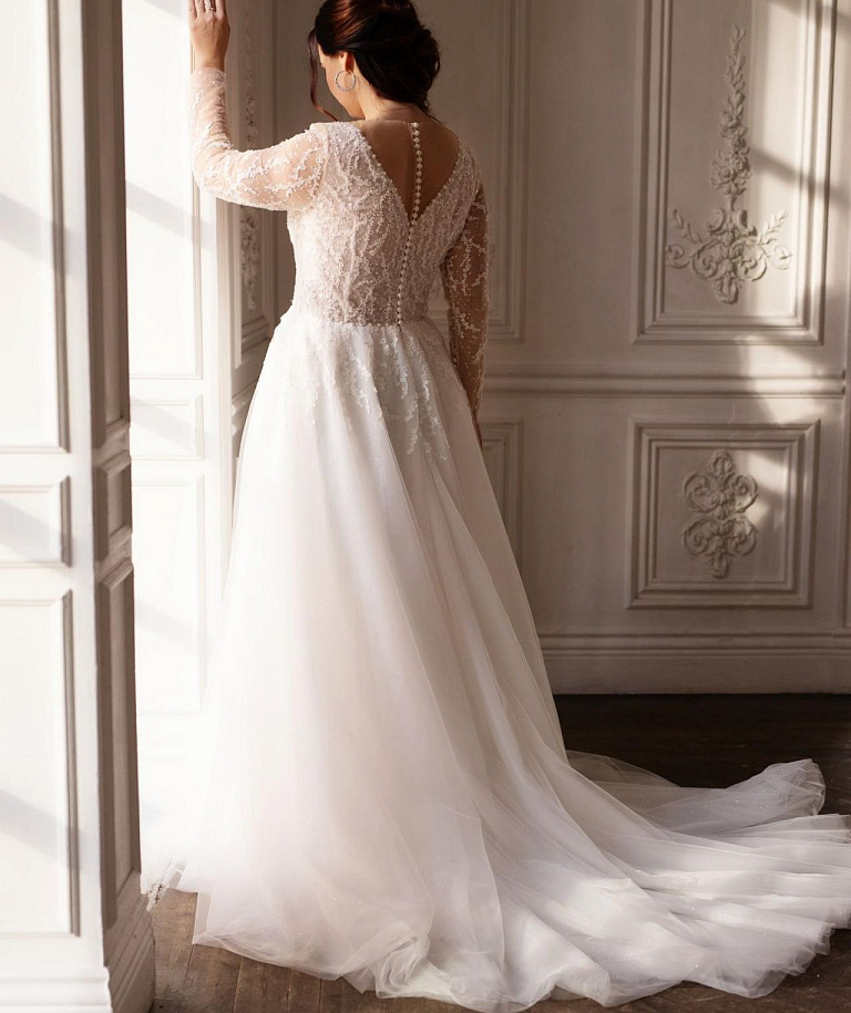 Свадебное платье для полных девушек с рукавами