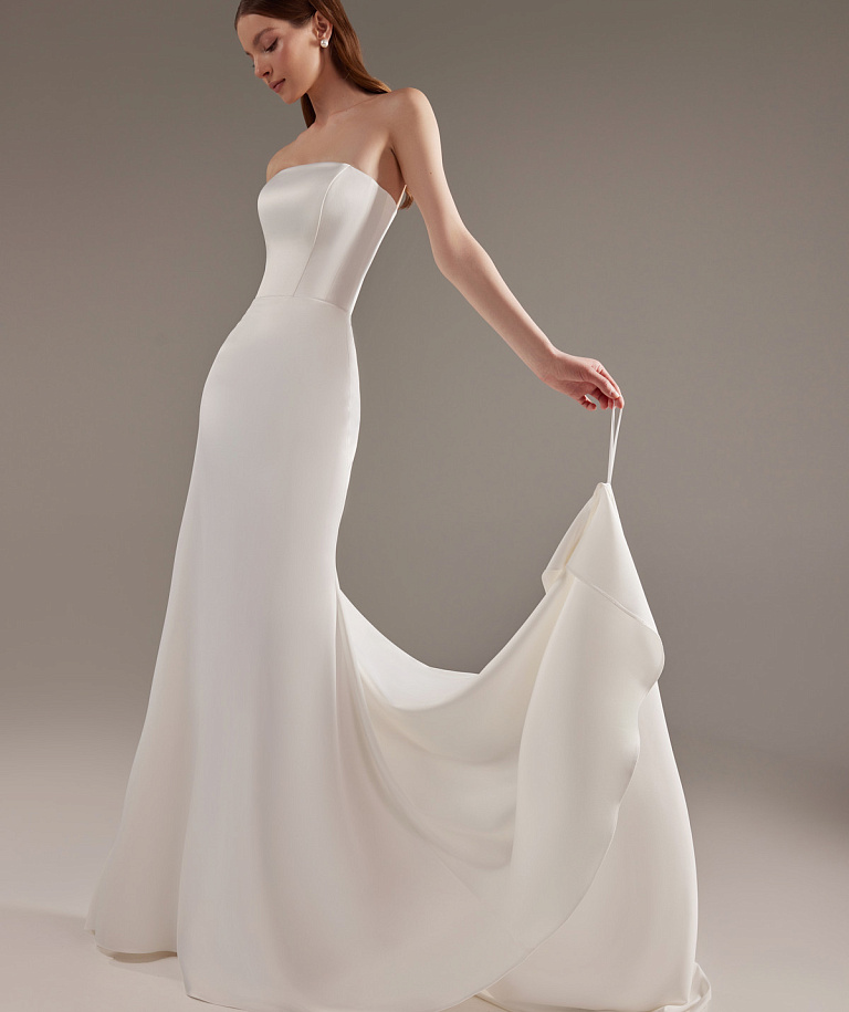 Русалка из атласа-стрейчас со съемными рукавами-клешь