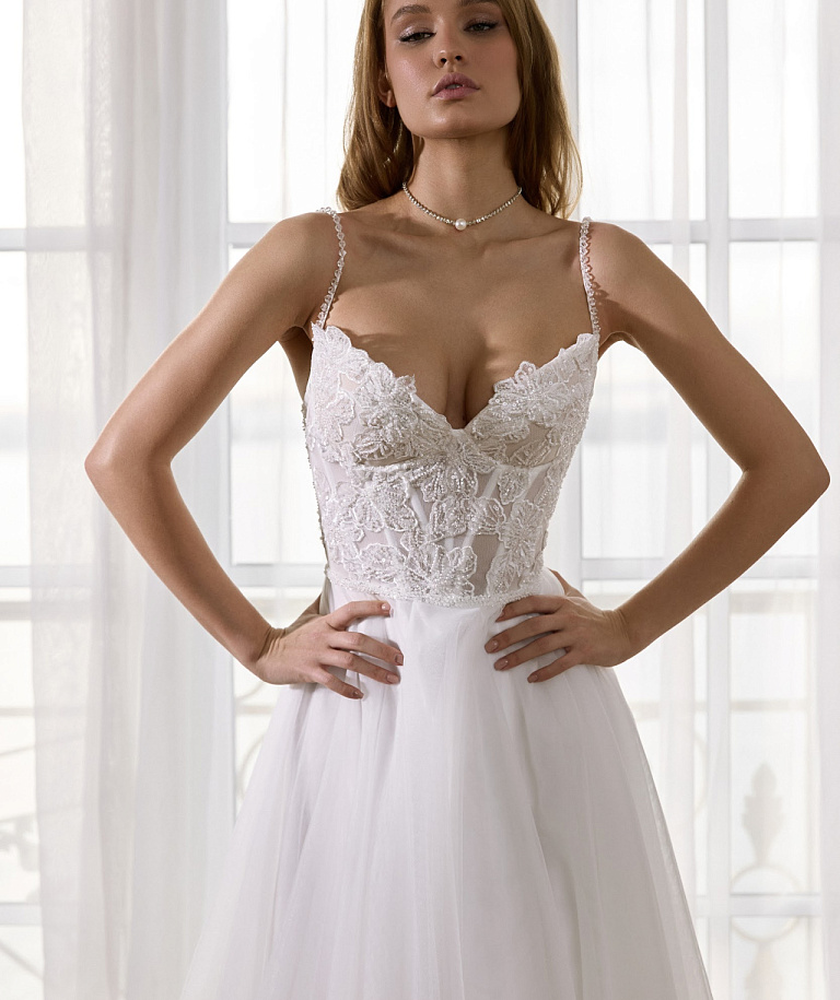 НЕЖНОЕ СВАДЕБНОЕ ПЛАТЬЕ НА ТОНКИХ БРЕТЕЛЯХ