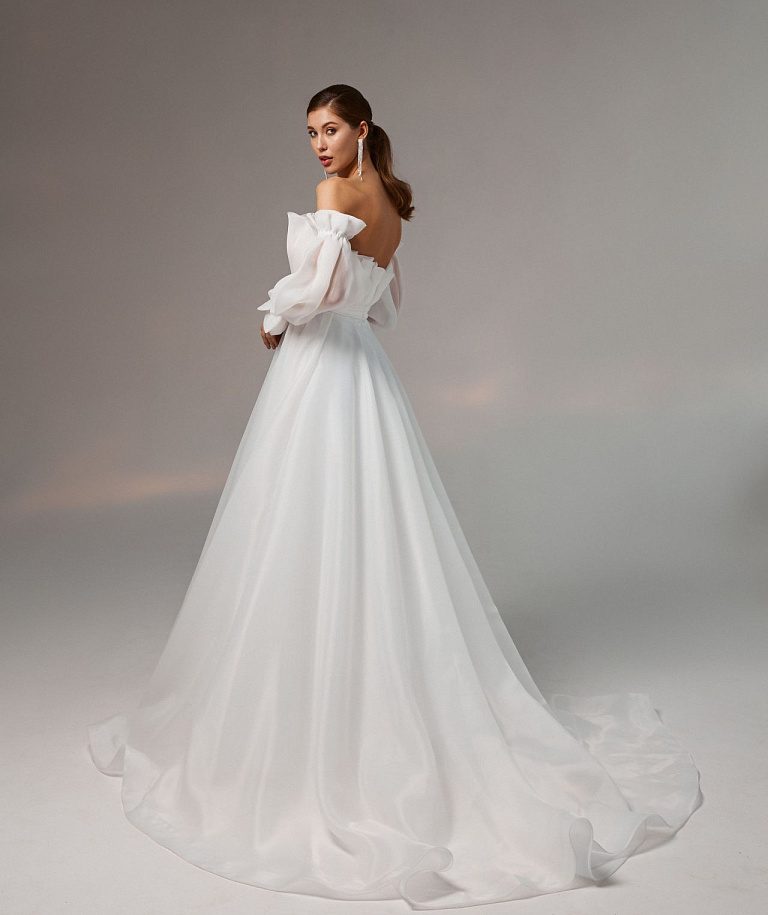 Белое свадебное платье с пышными съемными  рукавами