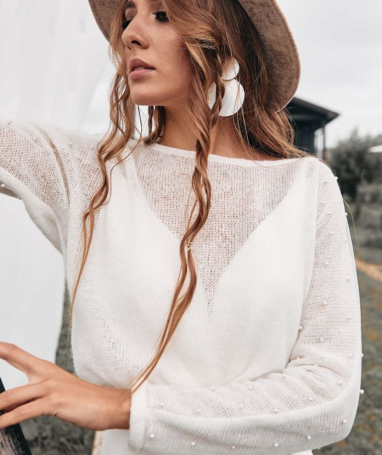 Шерстяной свитер с жемчугом