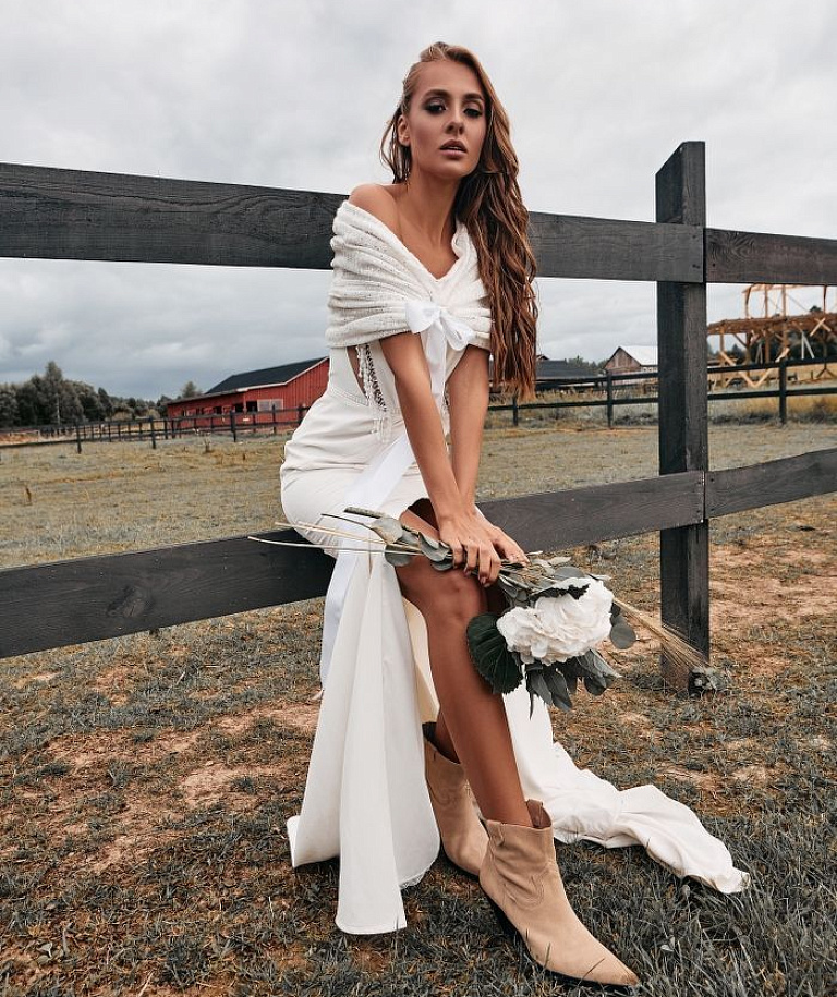 Шерстяная шаль для невесты