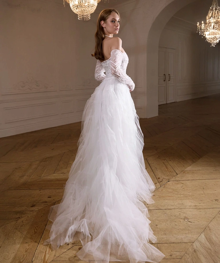 Свадебное платье с открытыми плечами и рукавами из роскошного кружева