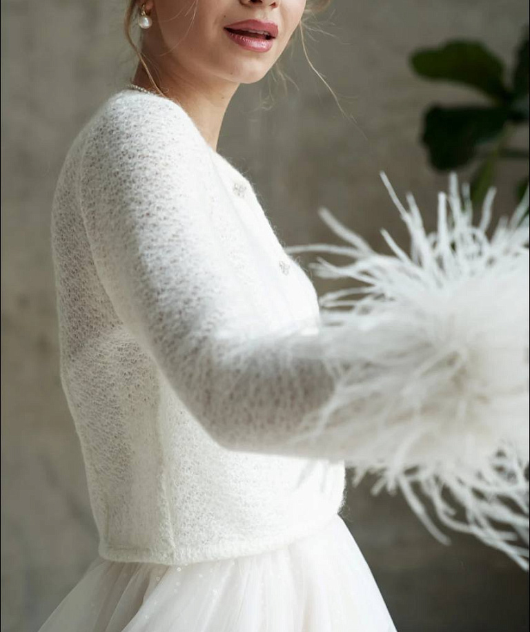 Шерстяной кардиган с перьями