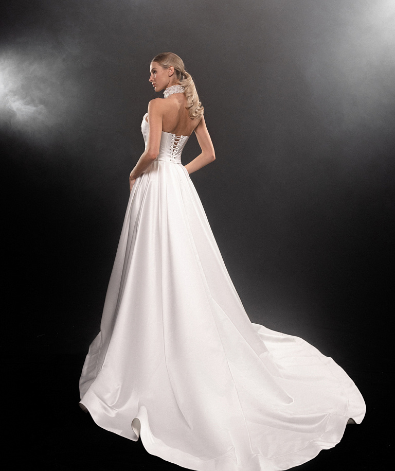 Роскошный свадебный комплект с корсетом