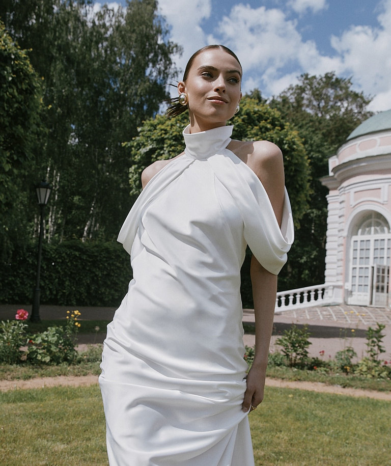 Свадебное платье русалка под горлышко и с открытой спиной