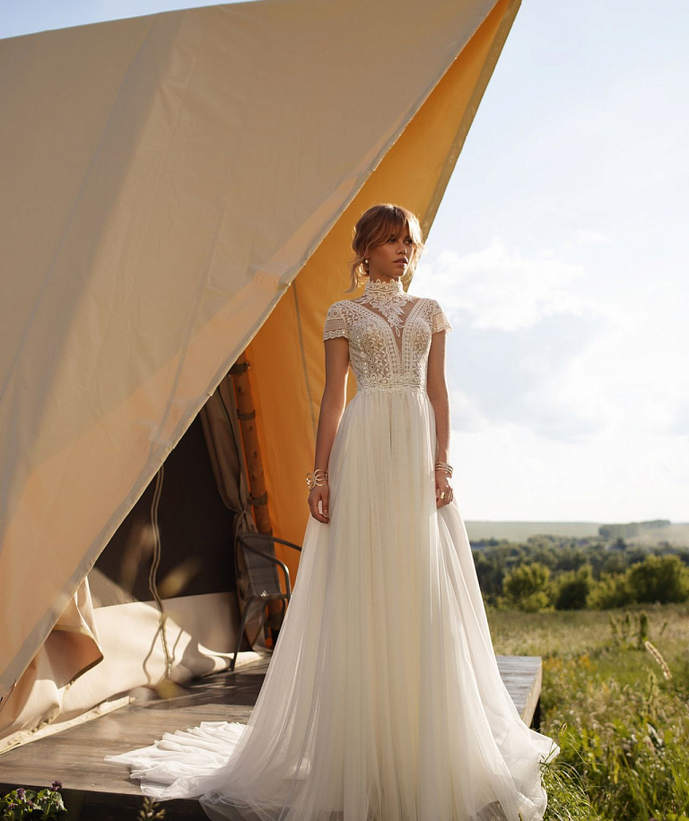 Закрытое свадебное платье в стиле бохо