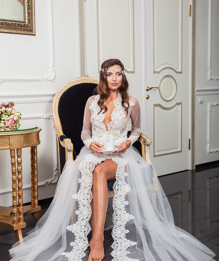 Прозрачный пеньюар с рукавами