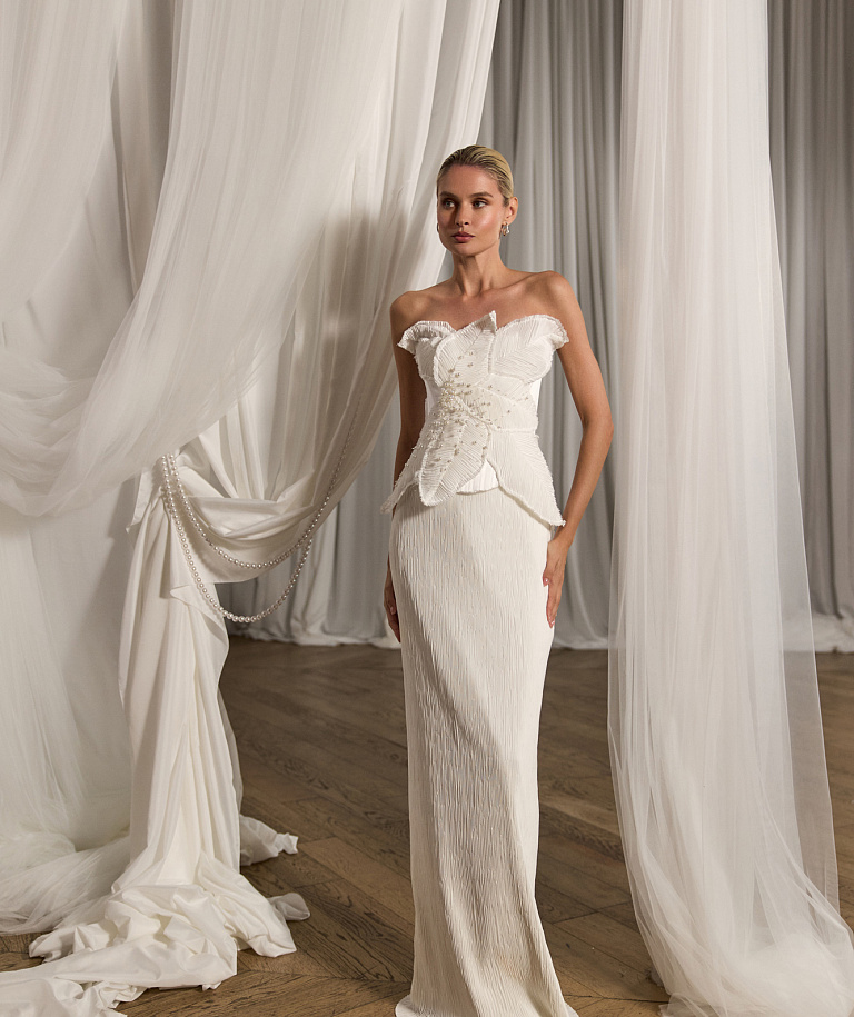 Модный свадебный комплект из ткани-гафре с декором из жемчуга