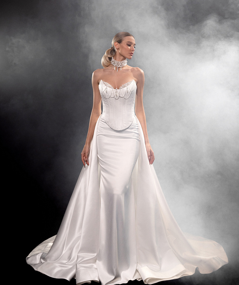 Роскошный свадебный комплект с корсетом