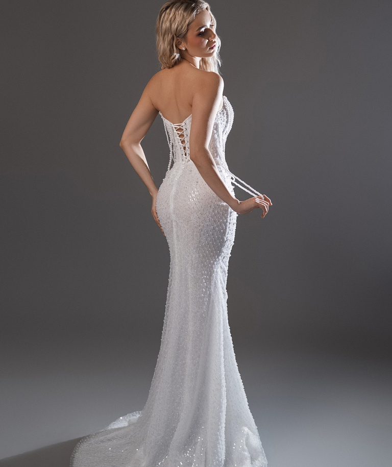 Роскошное свадебное платье русалка с декором из бус