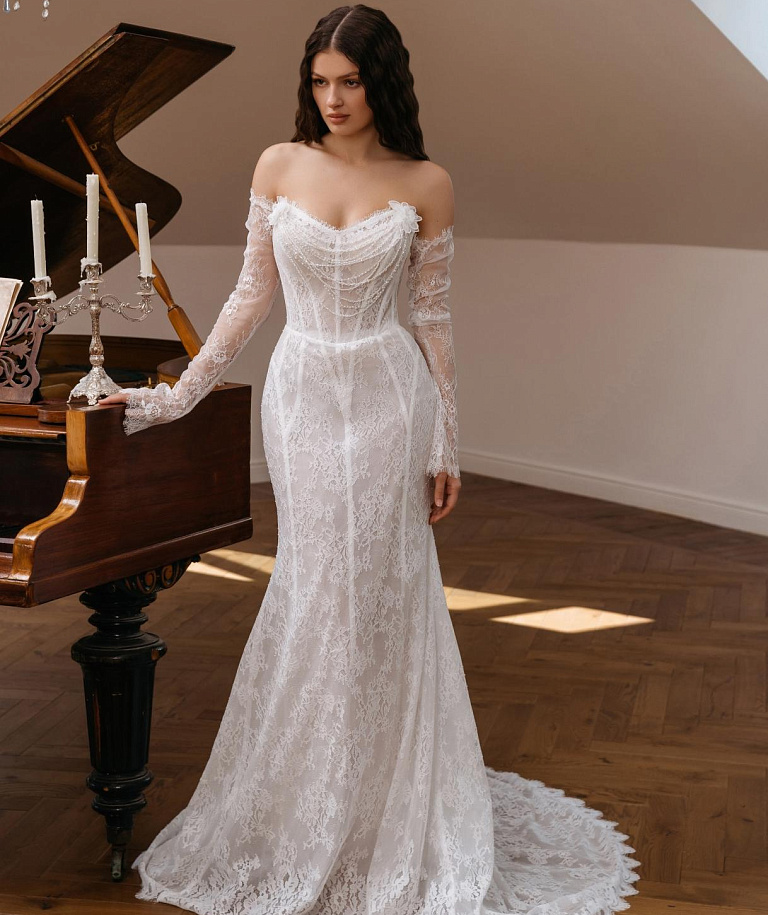 Кружевное свадебное платье со съемным болеро