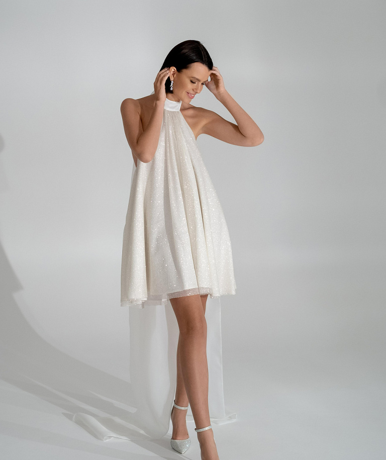 Свадебное платье мини с открытой спиной