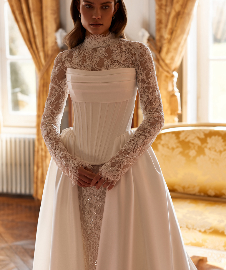 Комплект из кржевной русалки и съемного корсета с притачным шлейфом