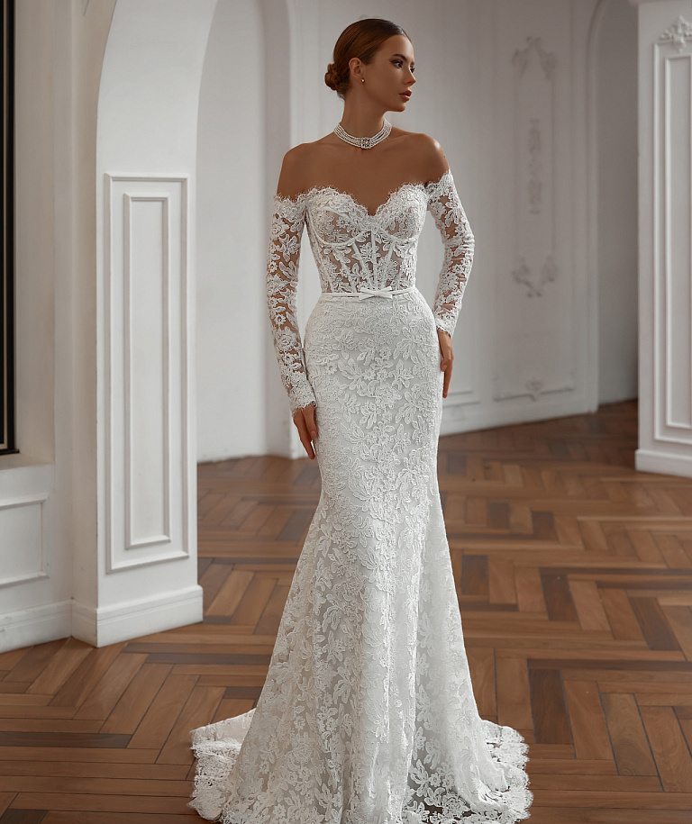 Белое кружевное свадебное платье рыбка с рукавами