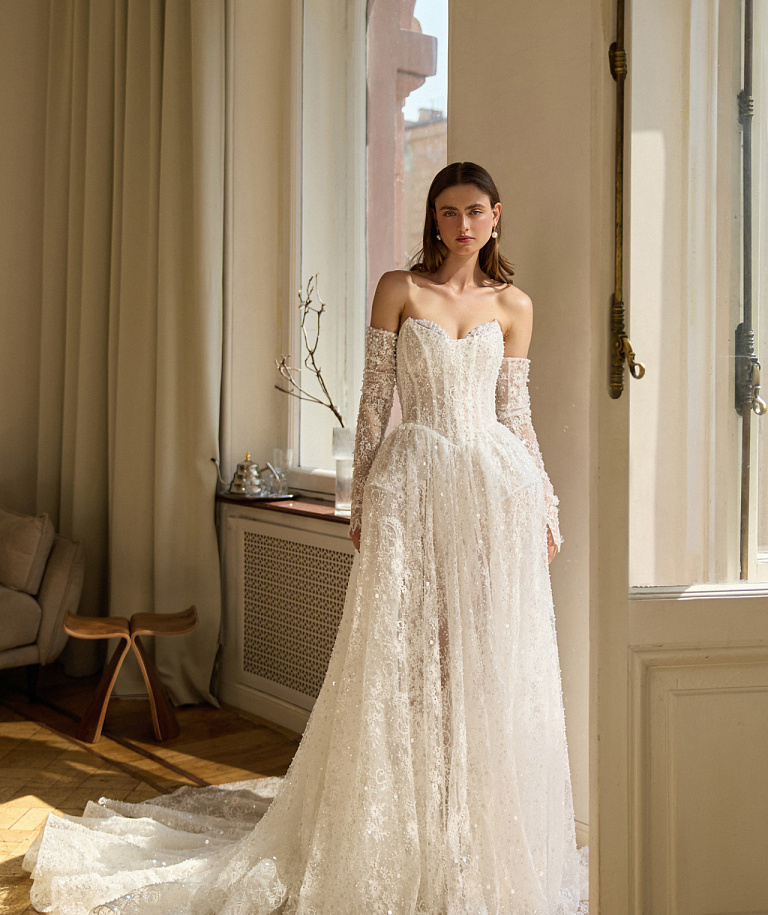 Свадебное платье с пышной юбкой в стиле Рококо