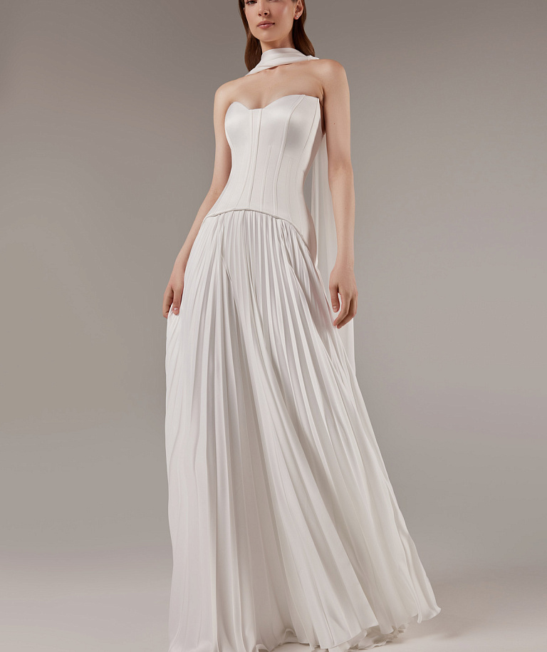 Лаконичный свадебный комплект с юбкой плиссе