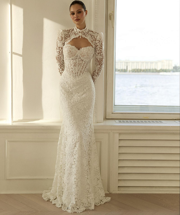 Кружевное свадебное платье со съемным болеро